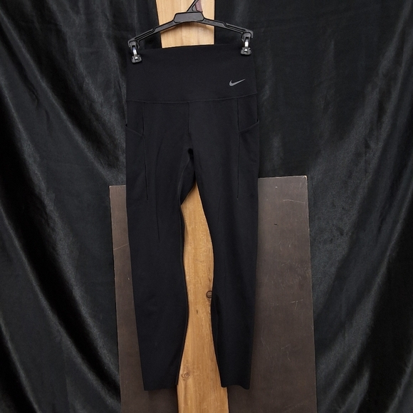 Nike Black Leggings - Picture 9 of 10